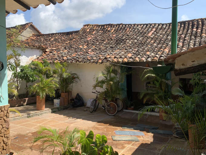CASA ANTIGUA COLONIAL EN ZONA COMERCIAL – BARICHARA